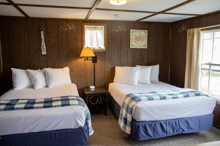 Isleview Motel and Cottages