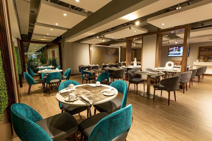 Dining 128 of 159