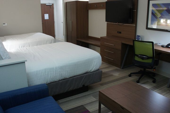 Room 44 of 62