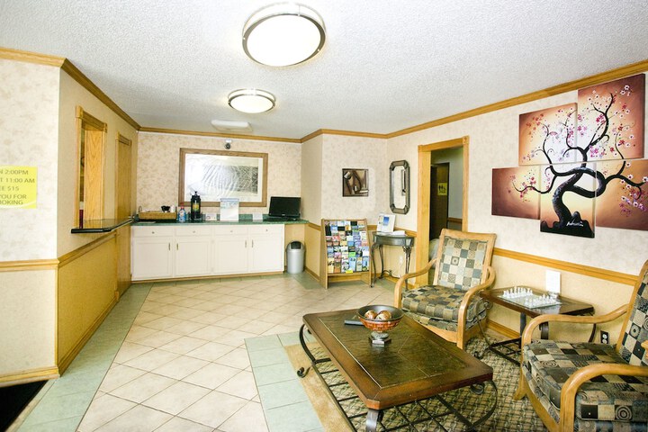 Hotel Interior 9 of 28