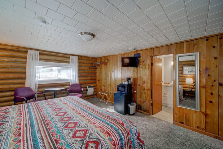 Room 30 of 82