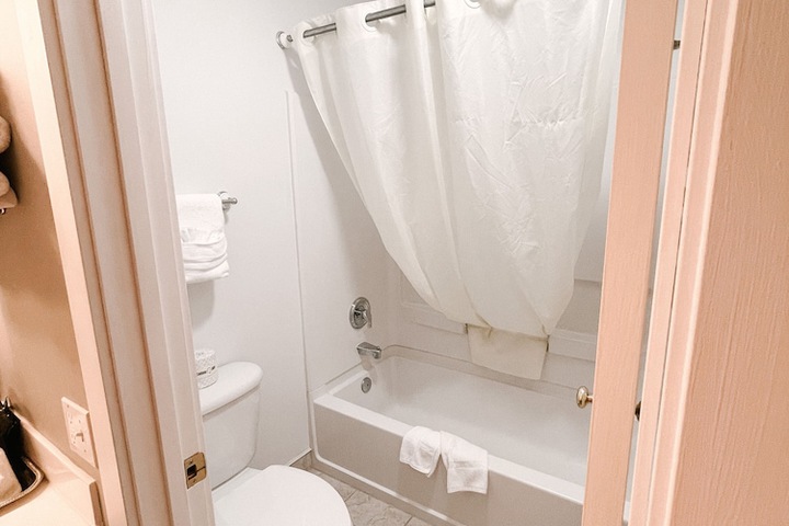 Room 34 of 140