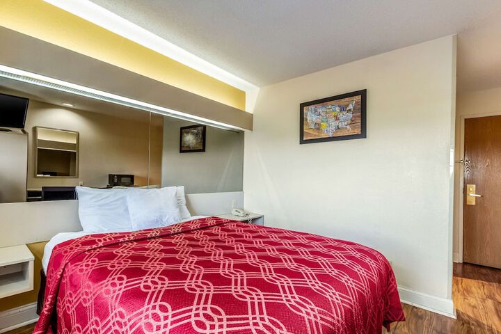 Room 8 of 22