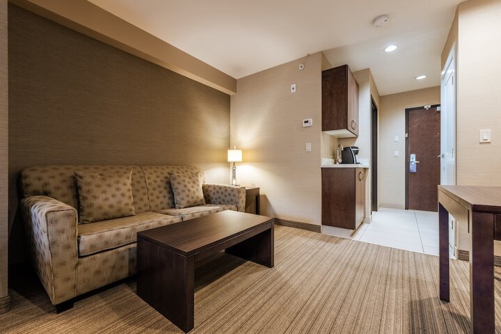 Room 38 of 59