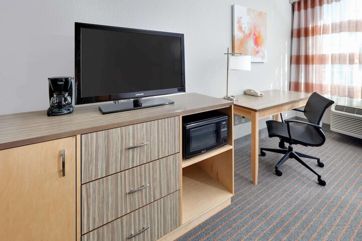 Room 25 of 32