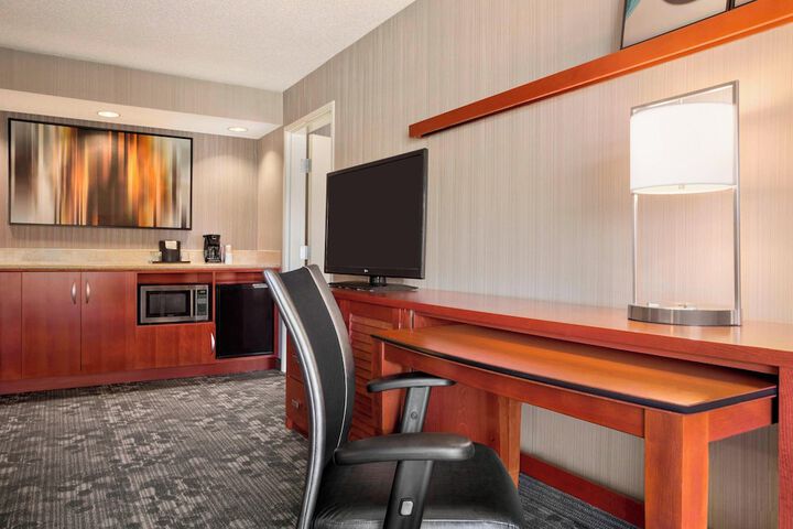 Courtyard by Marriott Springfield