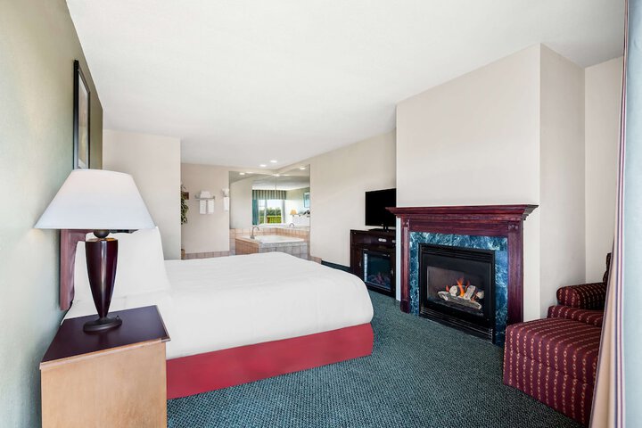 Room 16 of 35