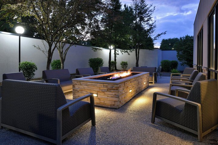 Courtyard by Marriott Detroit Utica