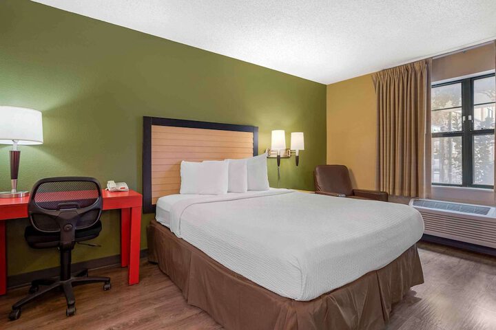 Room 14 of 27