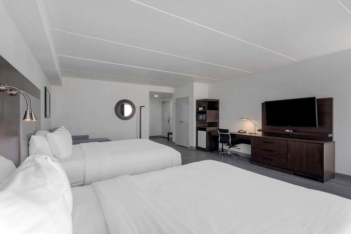 Room 28 of 38