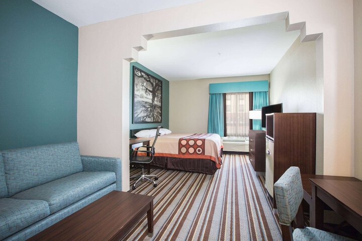 Room 8 of 30