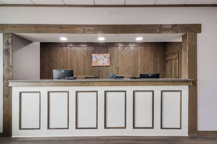 Hotel Interior 10 of 29
