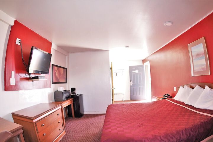 Room 34 of 37