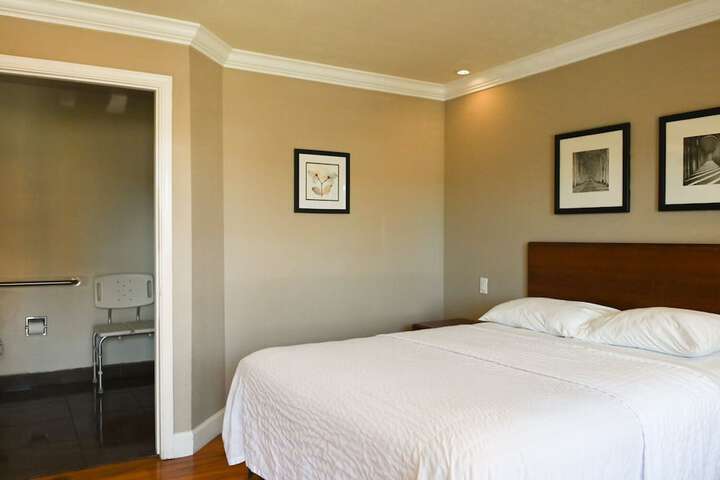 Room 15 of 28