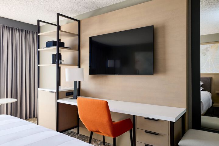 Room 21 of 34