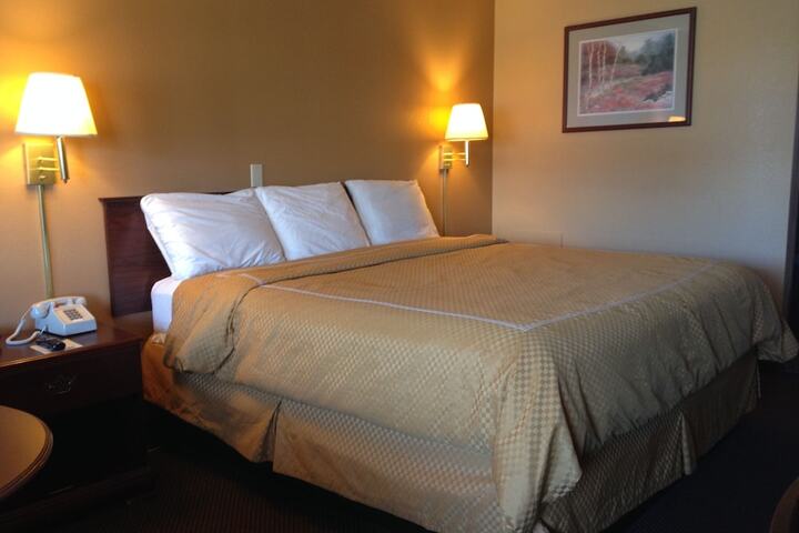 Room 33 of 39