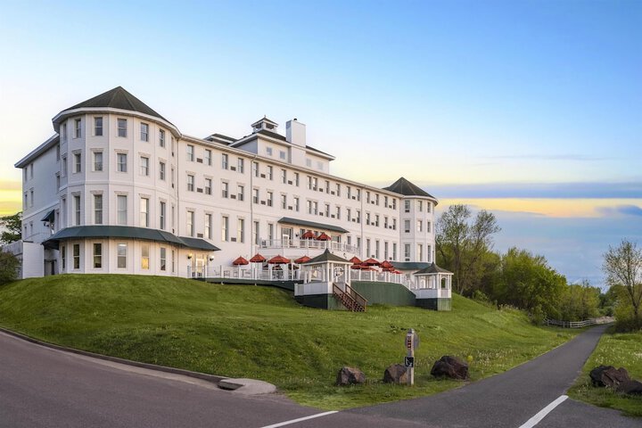 Hotel Chequamegon BW Signature Collection