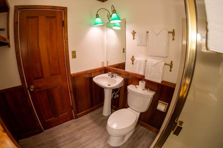 Room 10 of 65