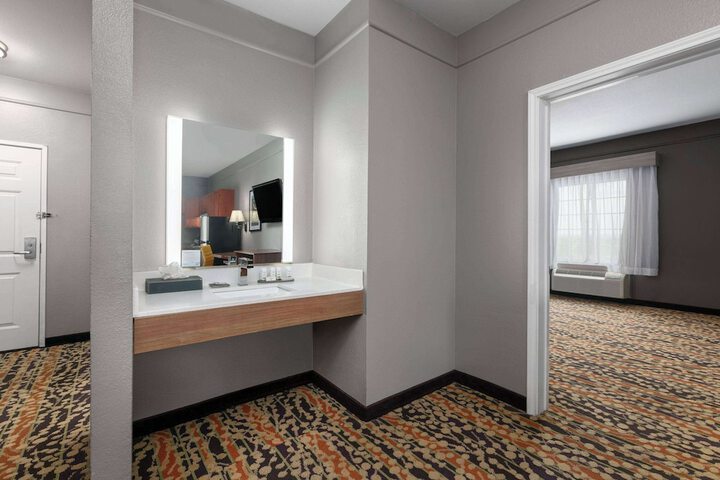 La Quinta Inn & Suites by Wyndham Belton - Temple South