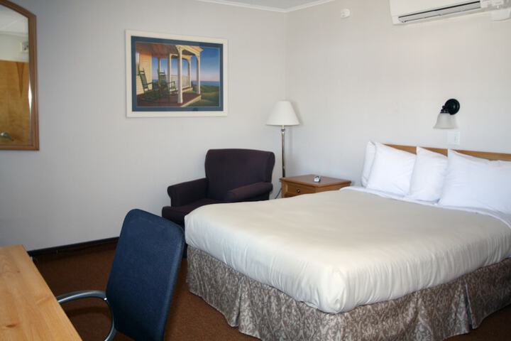 Room 6 of 15