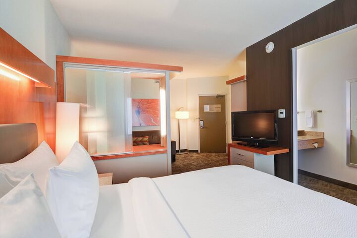 Room 25 of 39