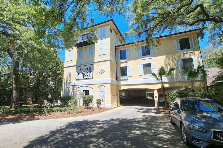 Saint Simons Inn by the Lighthouse