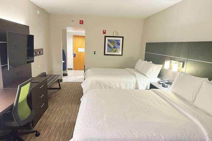 Room 25 of 42