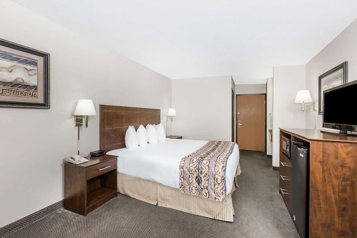 Room 8 of 19