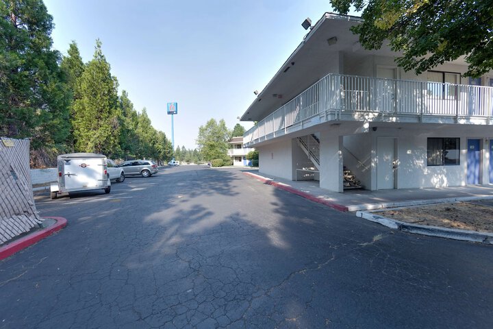 Hotel 2 of 34