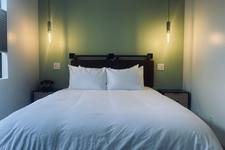 Room 12 of 87