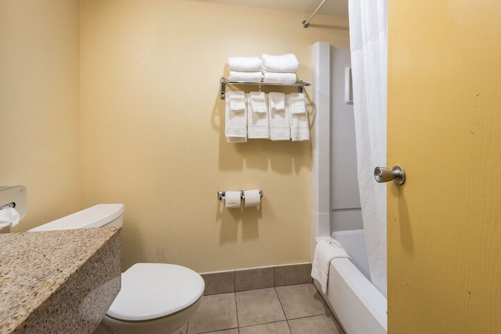 Room 12 of 37