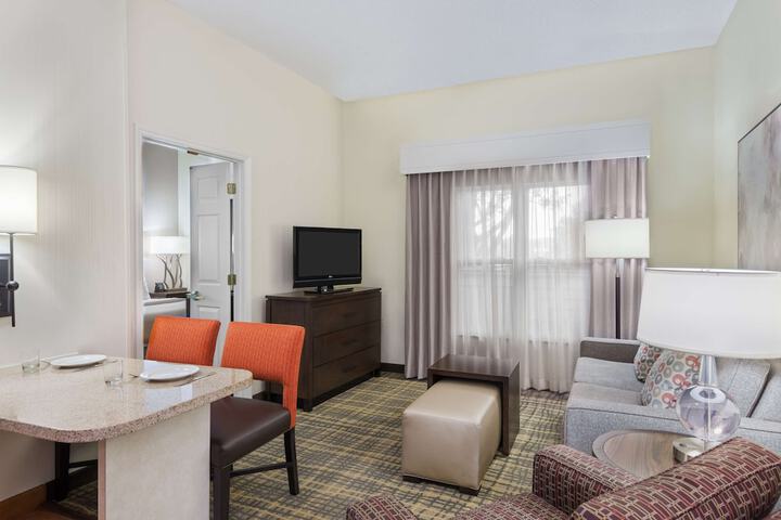 Room 18 of 33