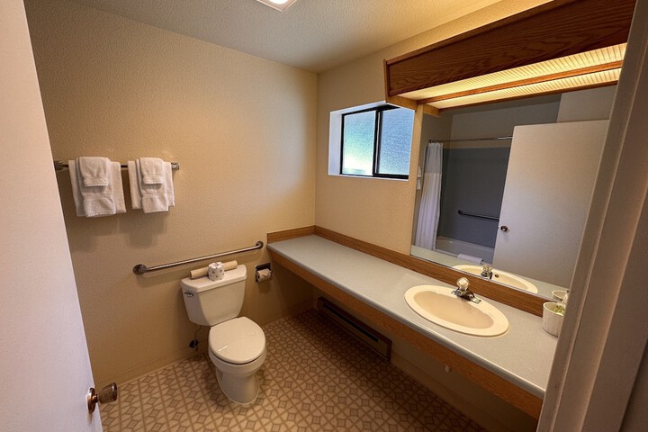 Room 124 of 181