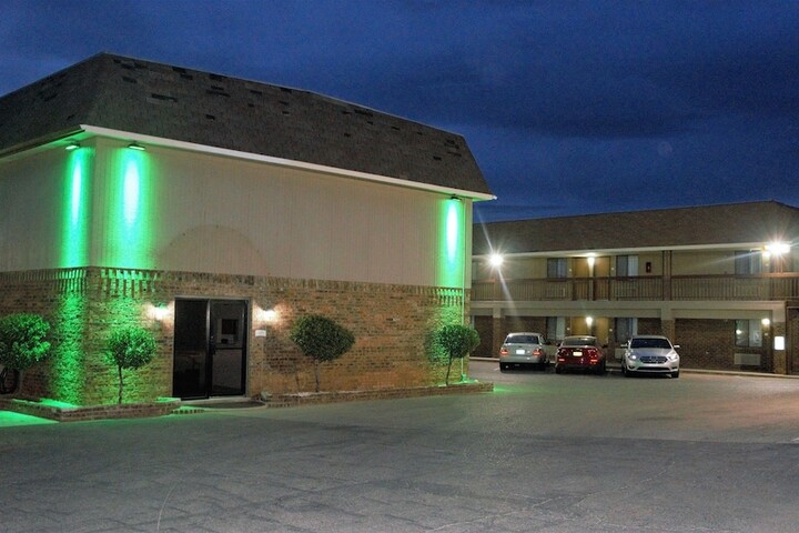 Hotel 5 of 83
