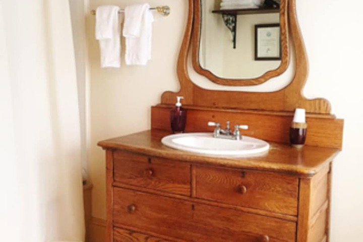 Inn at the Canal Bed & Breakfast
