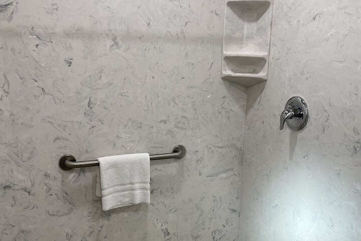 Room 6 of 24