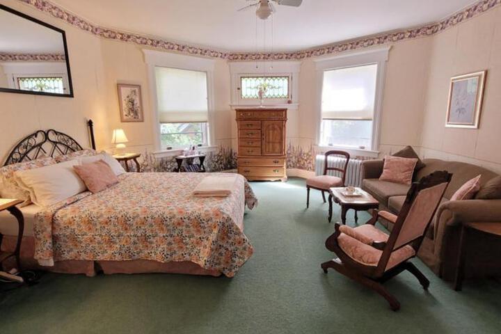 Ruby Manor Bed & Breakfast