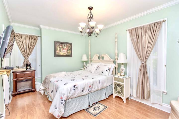 Room 33 of 53