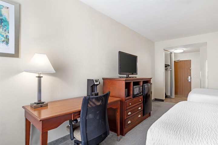 Best Western Plus Executive Hotel & Suites
