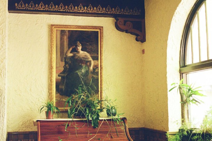 The Holland Hotel