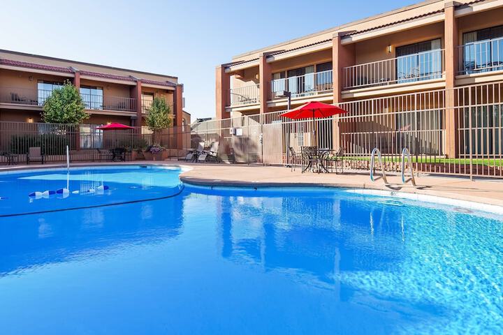 Pool 4 of 21