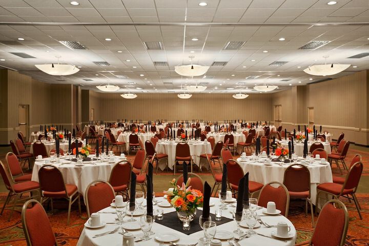 Ballroom/Hall 34 of 36