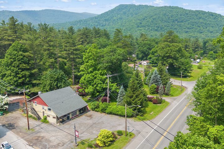 Phoenicia Lodge