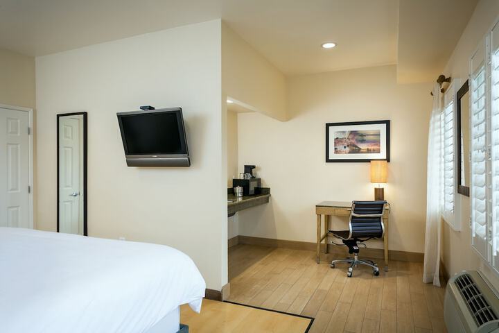 Room 18 of 30