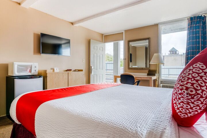 Room 14 of 27
