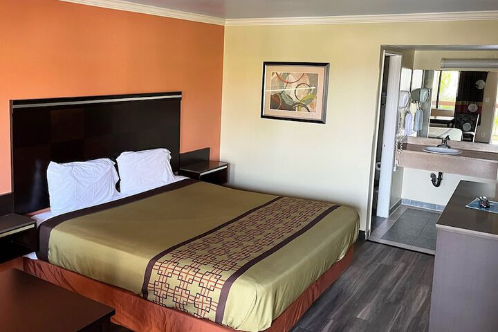 Room 20 of 28