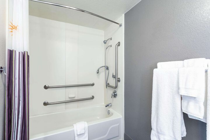 Room 15 of 26