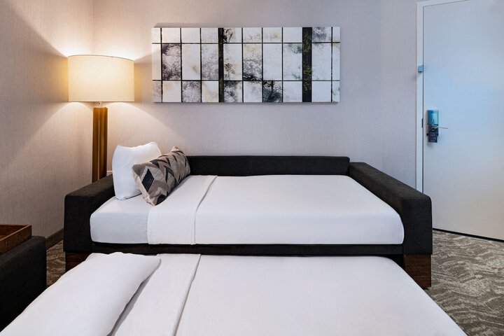 Room 14 of 21