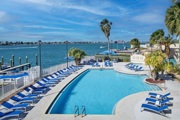 Courtyard St. Petersburg Clearwater / Madeira Beach