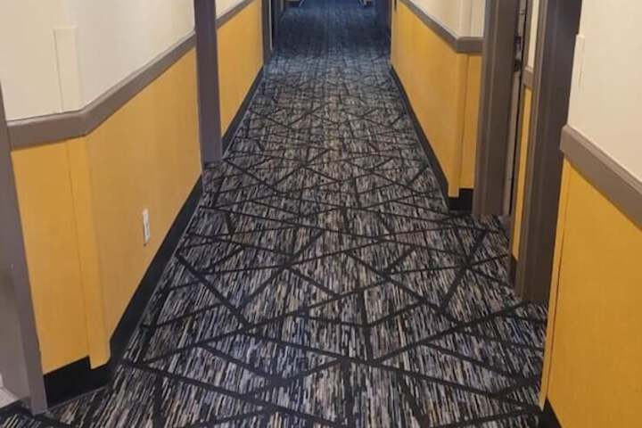 Ballroom/Hall 17 of 19